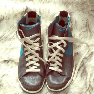RARE gray and turquoise Nike’s! Sneaker heads!